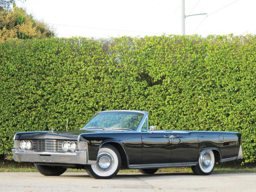  Lincoln Continental Convertible 1965 года  (фото 21 из 22)